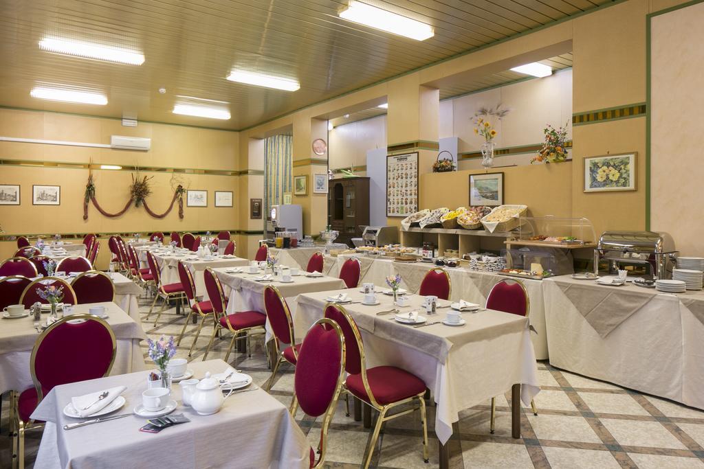 Hotel Falco D'Oro Tole Extérieur photo