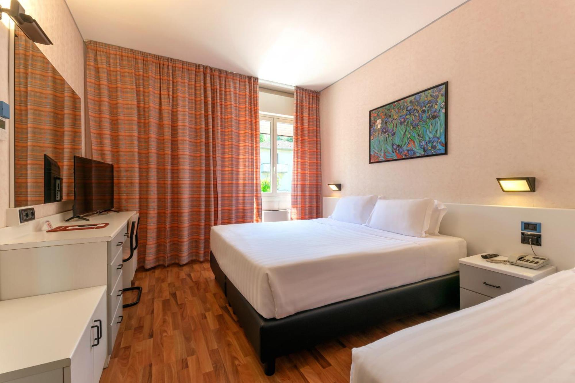 Hotel Falco D'Oro Tole Extérieur photo