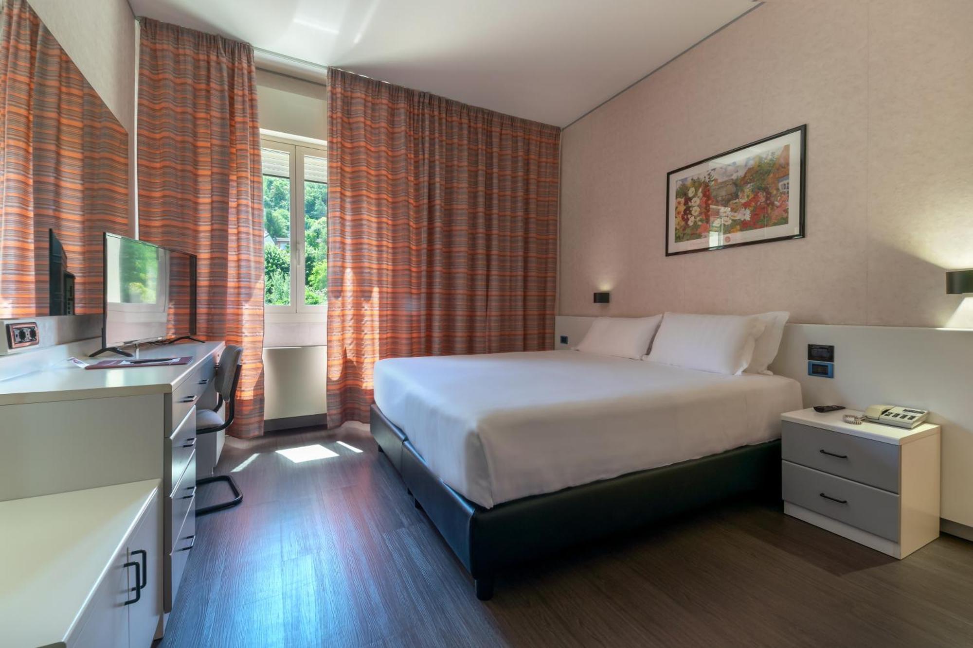 Hotel Falco D'Oro Tole Extérieur photo