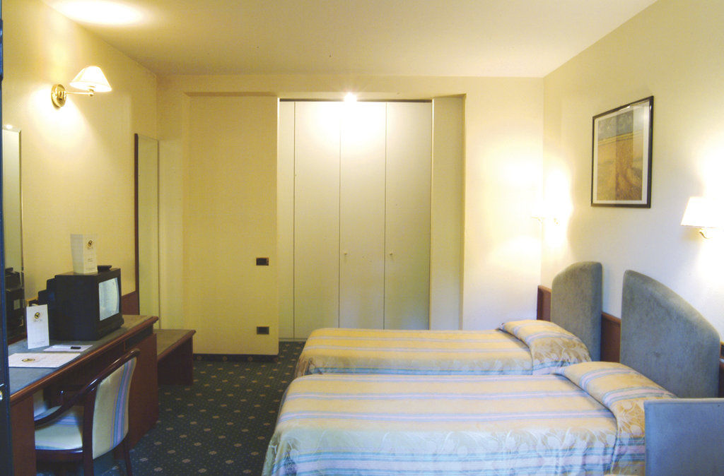 Hotel Falco D'Oro Tole Chambre photo